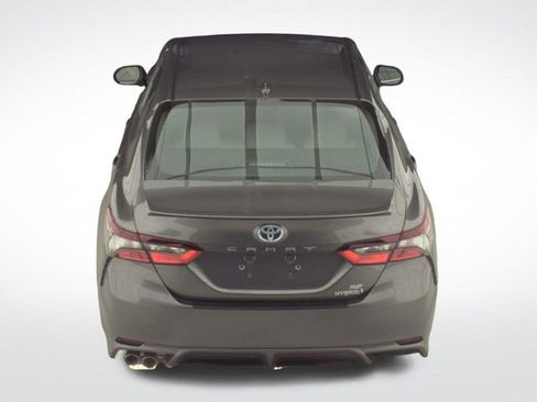 Used 2024 Toyota Camry SE image 6