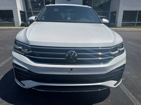 Used 2024 Volkswagen Tiguan SEL R-Line AWD/4WD image 2