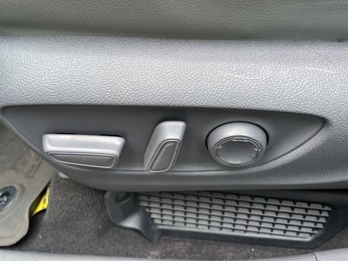 Used 2021 Toyota Sienna XLE image 17