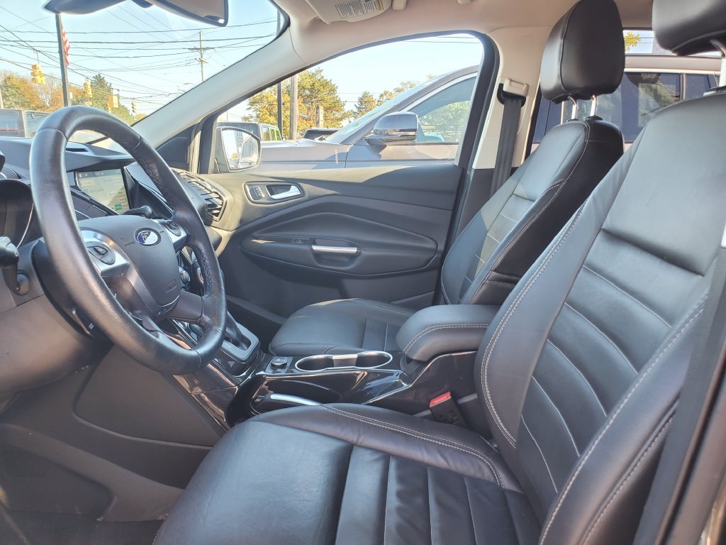 Used 2016 Ford Escape Titanium w/ Equipment Group 301A AWD/4WD image 5