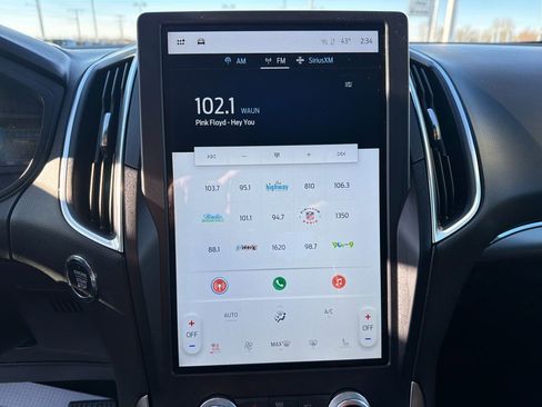 Used 2024 Ford Edge Titanium image 18