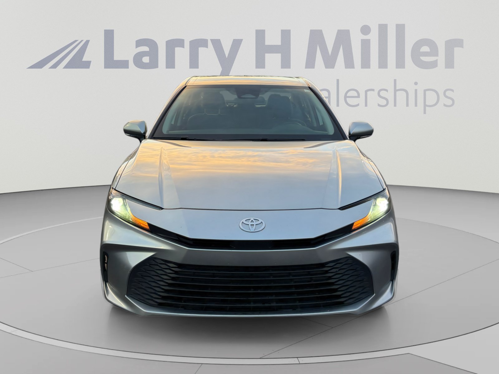 Used 2025 Toyota Camry LE FWD image 8