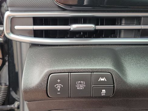 Certified 2023 Hyundai Elantra Limited FWD image 12