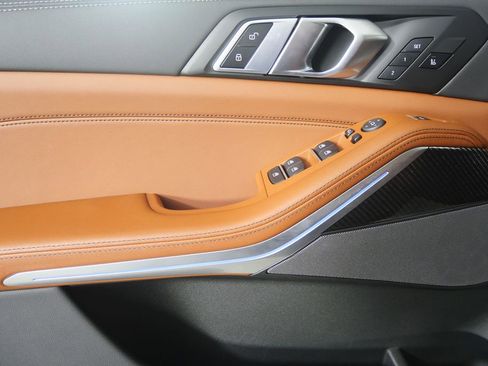 Certified 2025 BMW X5 M60i image 9