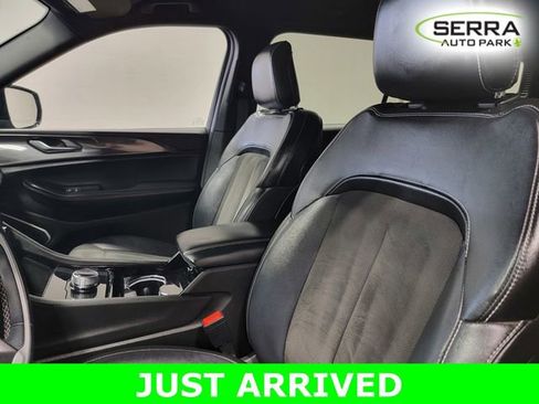 Used 2022 Jeep Grand Cherokee L Laredo image 13