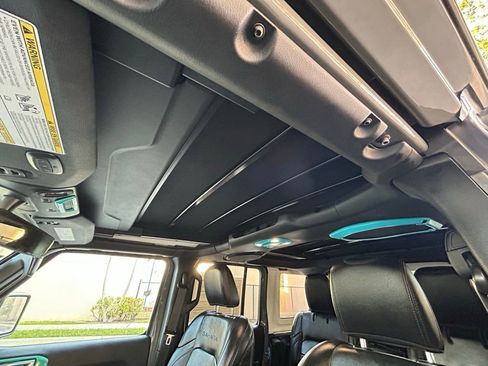 Certified 2021 Jeep Wrangler Unlimited Sahara image 35