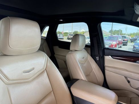 Used 2017 Cadillac XT5 Luxury w/ Driver Awareness Package FWD image 60