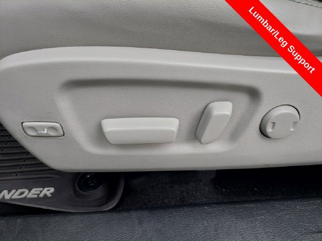 Used 2018 Toyota Highlander XLE AWD/4WD image 17