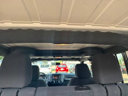 Used 2017 Jeep Wrangler Unlimited Sport w/ Quick Order Package 24S AWD/4WD image 12