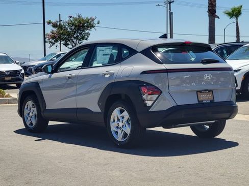 New 2027 Hyundai Kona SE FWD image 3