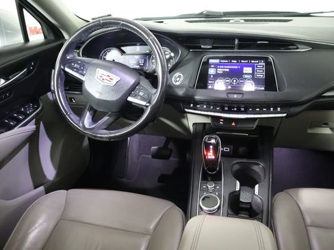 Used 2020 Cadillac XT4 Premium Luxury FWD image 32