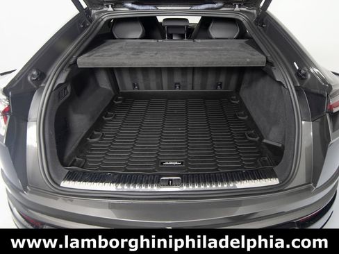Used 2022 Lamborghini Urus AWD/4WD image 50