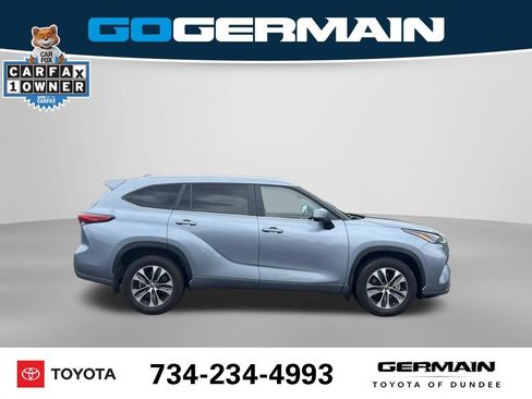 Used 2023 Toyota Highlander XLE AWD/4WD image 6