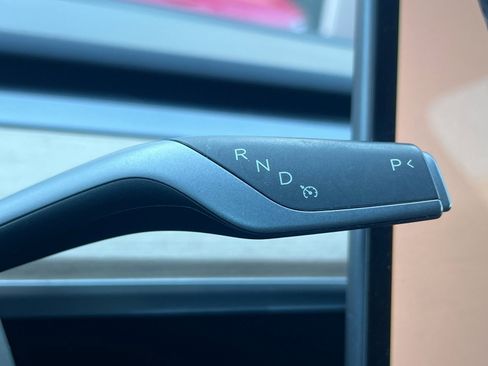 Used 2023 Tesla Model Y Performance image 22