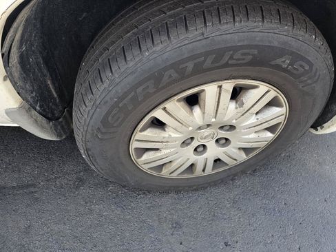 Used 2007 Chrysler Town & Country LX w/ Popular Equipment Group II FWD image 14
