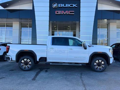 New 2026 GMC Sierra 2500 Denali w/ Denali Reserve Package AWD/4WD image 2