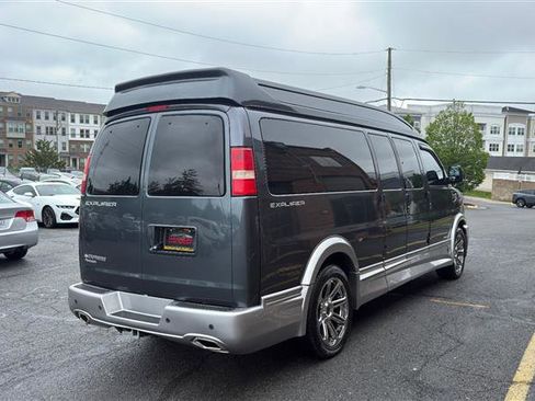 Used 2015 Chevrolet Express 2500 Extended RWD image 11