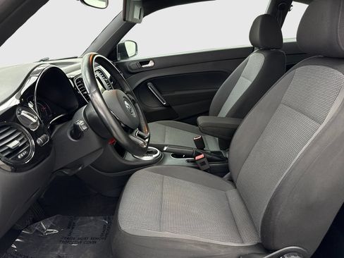 Used 2018 Volkswagen Beetle 2.0T S FWD image 17