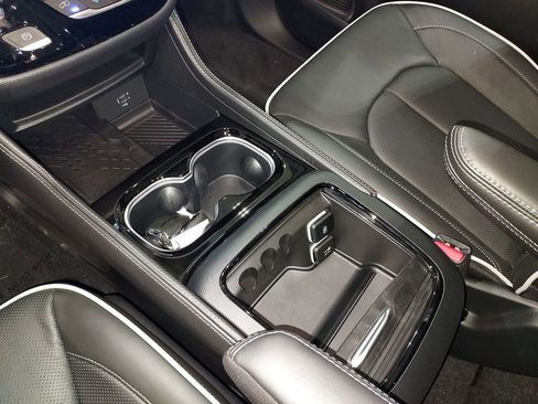 New 2026 Chrysler Pacifica Limited w/ S Appearance Package image 27