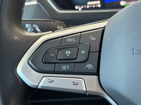 Used 2024 Volkswagen Tiguan SE AWD/4WD image 37