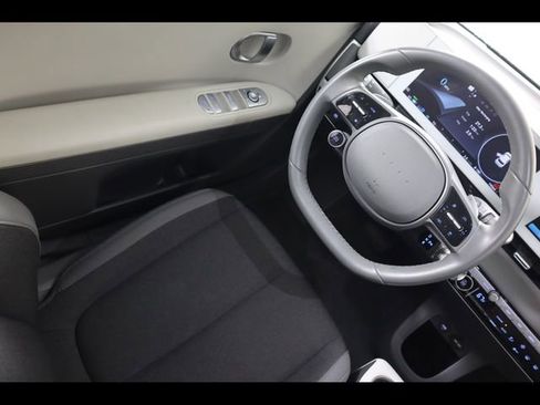 Used 2024 Hyundai Ioniq 5 SE RWD image 17