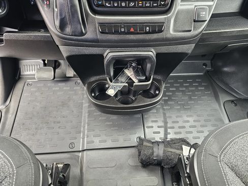 Used 2025 RAM ProMaster 2500 w/ Convenience Group FWD image 28