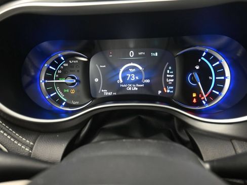 Used 2024 Chrysler Pacifica Limited FWD image 6
