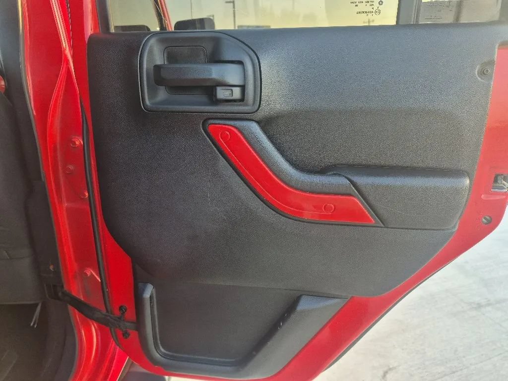 Used 2015 Jeep Wrangler Unlimited Sport w/ Quick Order Package 24S AWD/4WD image 17