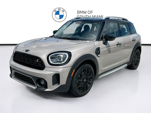 Used 2024 MINI Cooper Countryman S w/ Premium Package FWD image 3