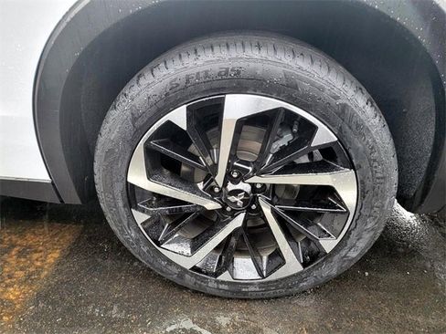 Used 2024 Mitsubishi Outlander SE image 10