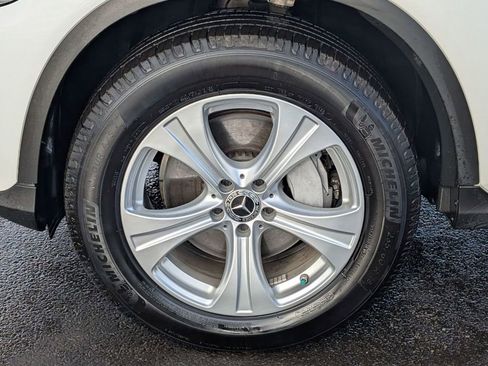 Used 2018 Mercedes-Benz GLC 300 4MATIC image 14