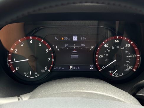 Used 2021 Nissan Titan PRO-4X w/ Pro-4x Convenience Package AWD/4WD image 19