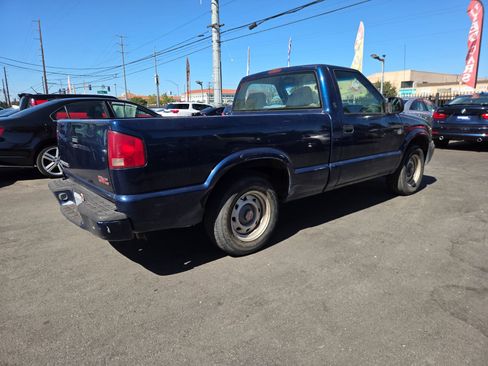 Used 2002 GMC Sonoma SL RWD image 3