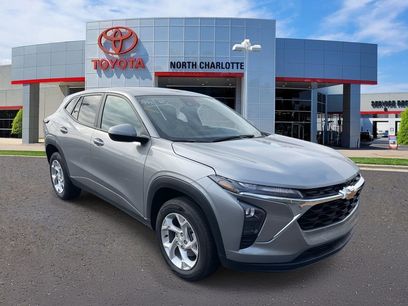 Used 2025 Chevrolet Trax LS w/ LS Convenience Package