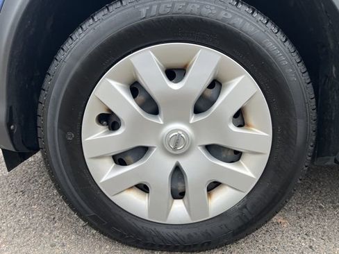 Used 2020 Nissan Rogue Sport S image 10