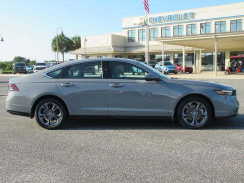 Used 2024 Honda Accord EX-L image 2