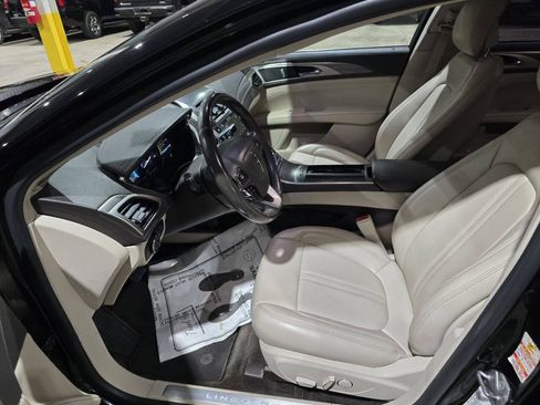 Used 2017 Lincoln MKZ Premiere FWD image 27