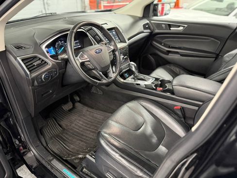 Used 2017 Ford Edge Titanium w/ Equipment Group 301A image 18