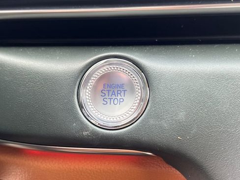 Used 2025 Genesis GV80 3.5T Advanced image 32