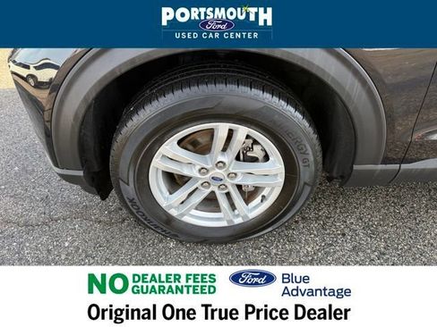 Used 2022 Ford Explorer XLT w/ Equipment Group 202A AWD/4WD image 32