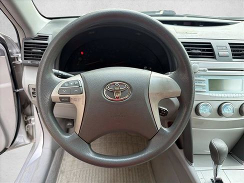 Used 2009 Toyota Camry LE FWD image 15