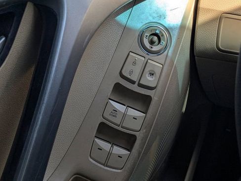 Used 2013 Hyundai Elantra GLS image 15