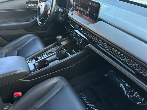 Used 2025 Honda Accord Sport image 16