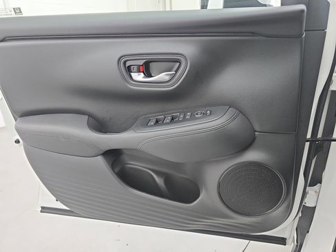 Certified 2025 Honda HR-V LX image 26