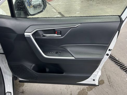 Certified 2024 Toyota RAV4 SE w/ Convenience Package image 26