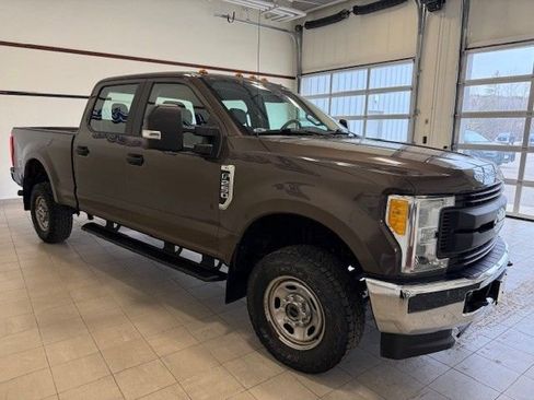 Used 2017 Ford F250 XL w/ Power Equipment Group image 7