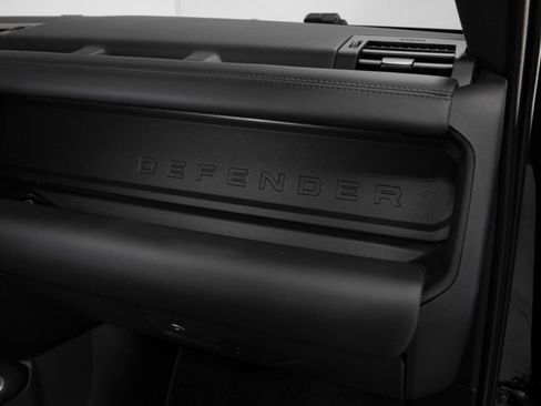 Used 2023 Land Rover Defender 90 V8 image 47