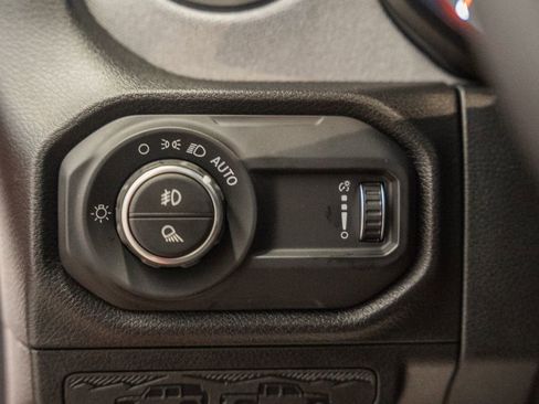 New 2025 Jeep Gladiator Sport image 37