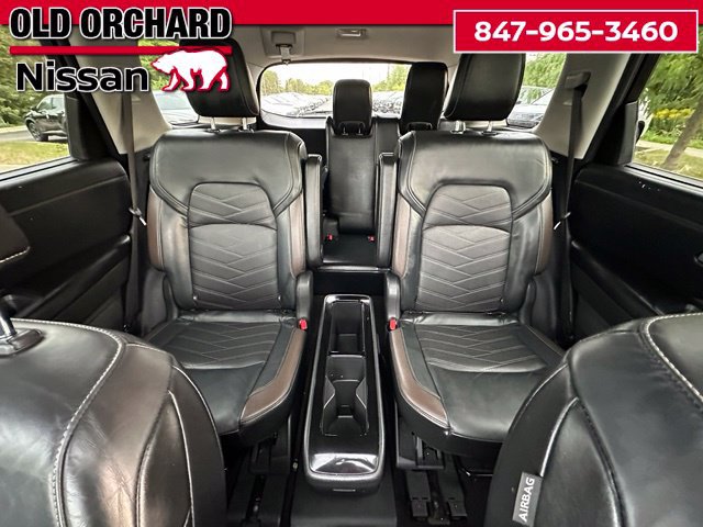Used 2022 Nissan Pathfinder Platinum w/ Lighting Package (N92) FWD image 10