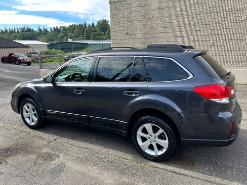 Used 2013 Subaru Outback 2.5i Premium image 7